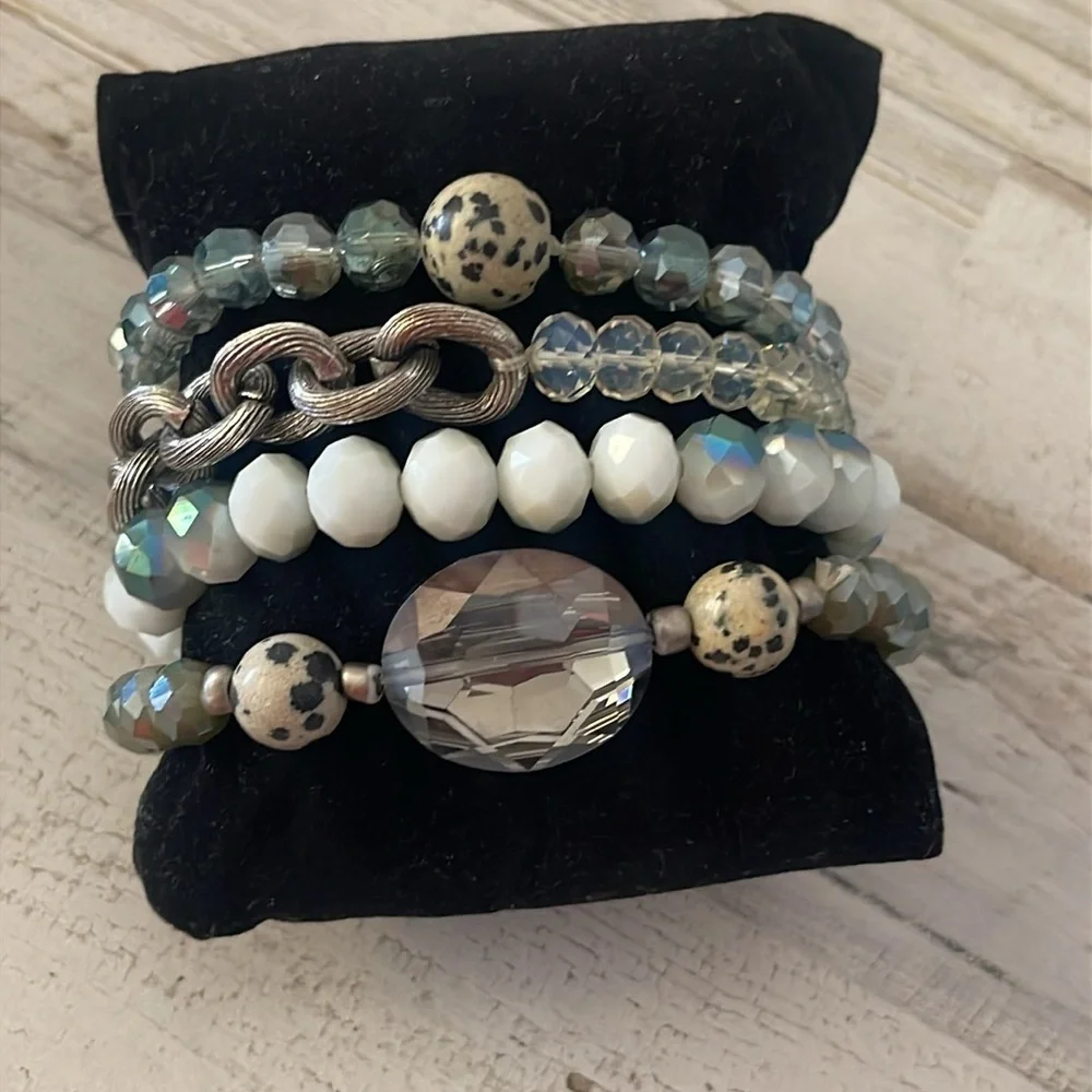Four Strand Multicolored Speckled Beads & Silver Chain Link Gem Bracelet.